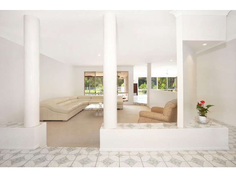 7 Edgeworth Place, Helensvale QLD 4212