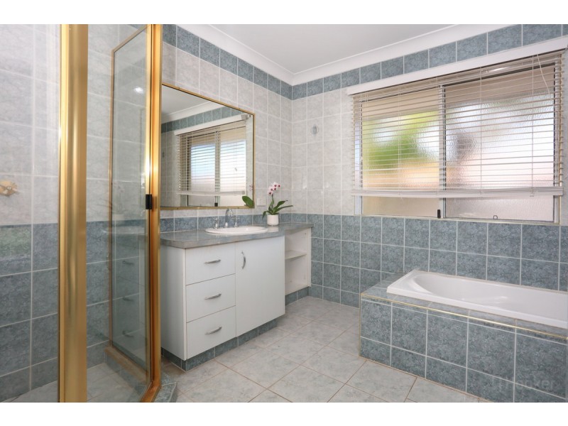 7 Edgeworth Place, Helensvale QLD 4212