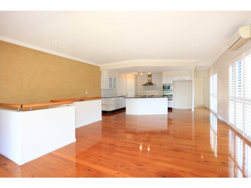 2/36 Poinsettia Avenue, Hollywell QLD 4216