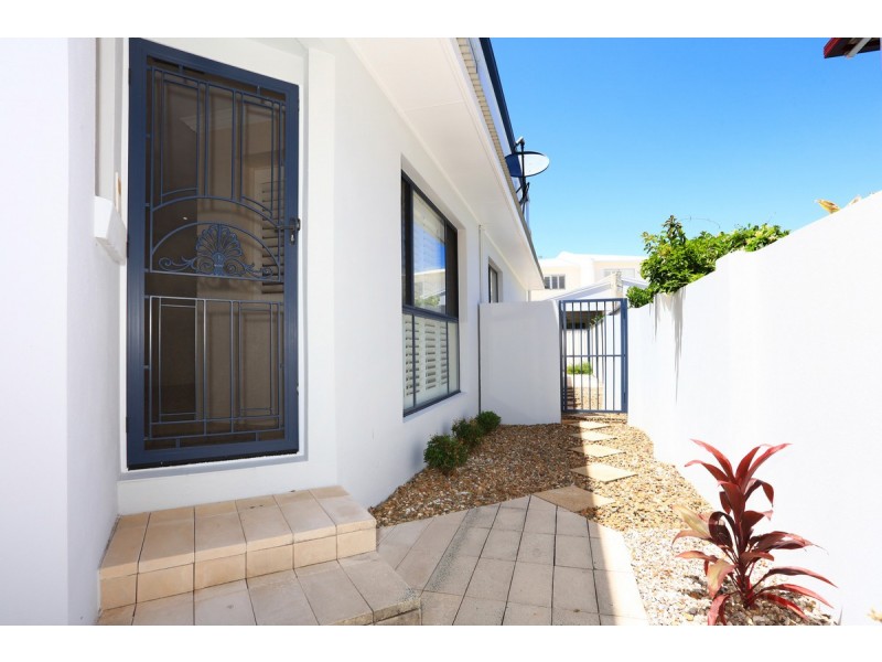 2/36 Poinsettia Avenue, Hollywell QLD 4216