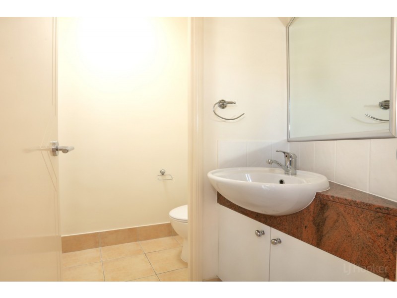 2/36 Poinsettia Avenue, Hollywell QLD 4216