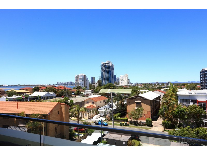 510/110 Frank Street, Labrador QLD 4215