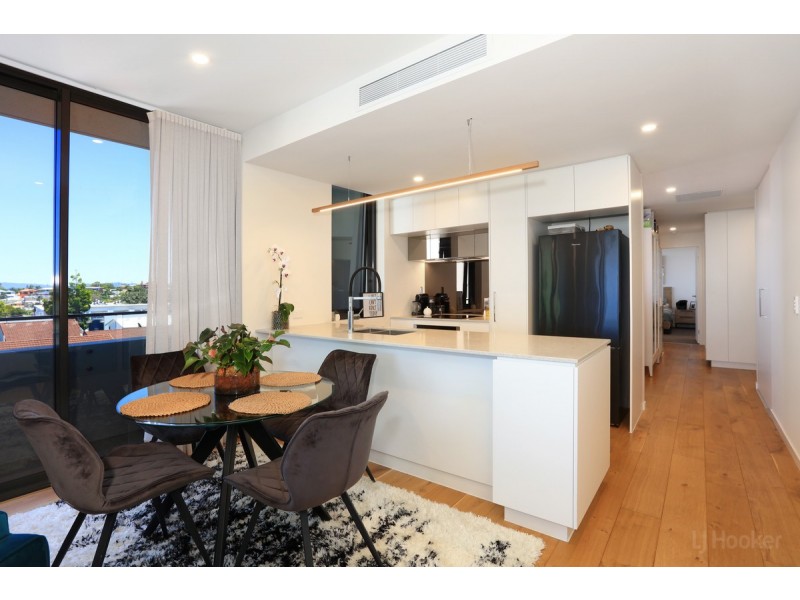 510/110 Frank Street, Labrador QLD 4215