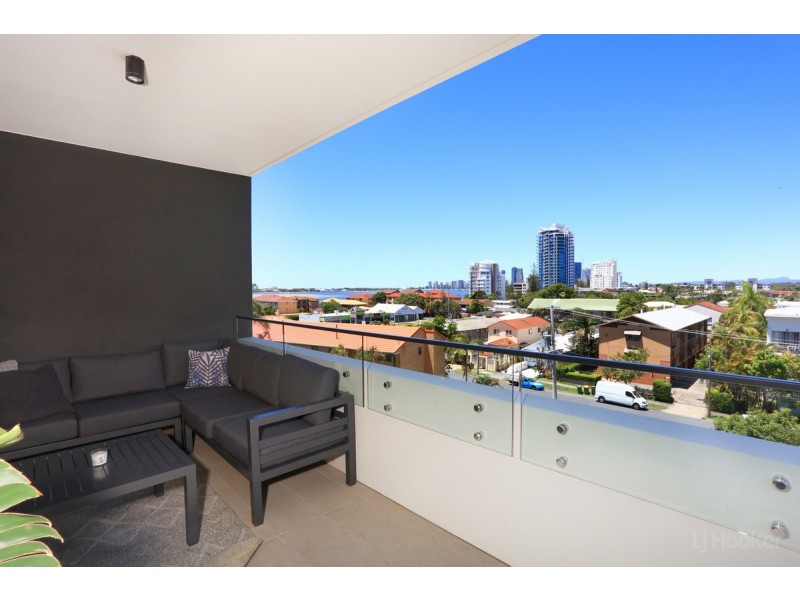 510/110 Frank Street, Labrador QLD 4215