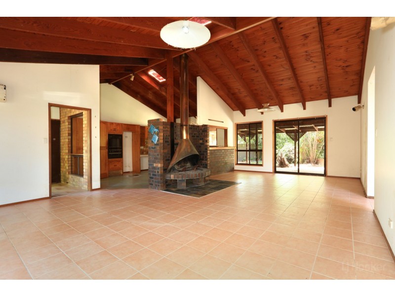 11 Wendoree Way, Coombabah QLD 4216