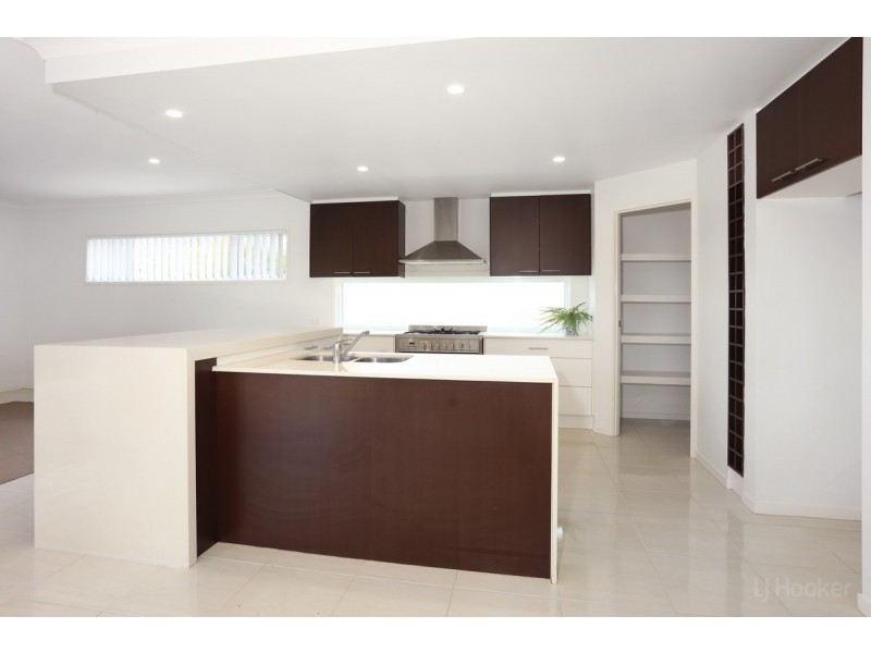 6 Iridium Drive, Hope Island QLD 4212