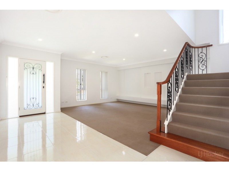 6 Iridium Drive, Hope Island QLD 4212