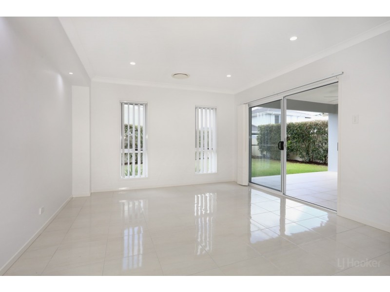 6 Iridium Drive, Hope Island QLD 4212