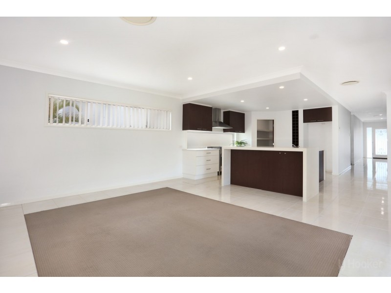 6 Iridium Drive, Hope Island QLD 4212