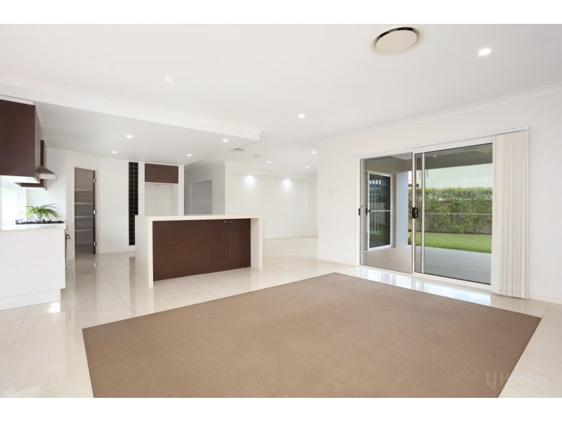 6 Iridium Drive, Hope Island QLD 4212