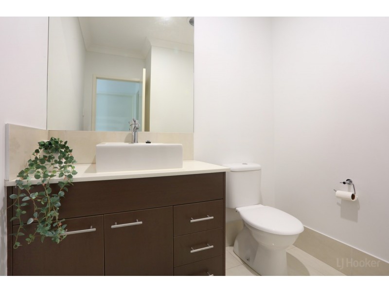 6 Iridium Drive, Hope Island QLD 4212