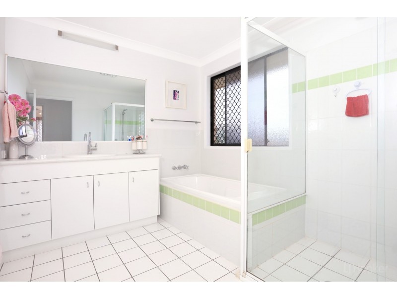 6 Silkwood Way, Molendinar QLD 4214