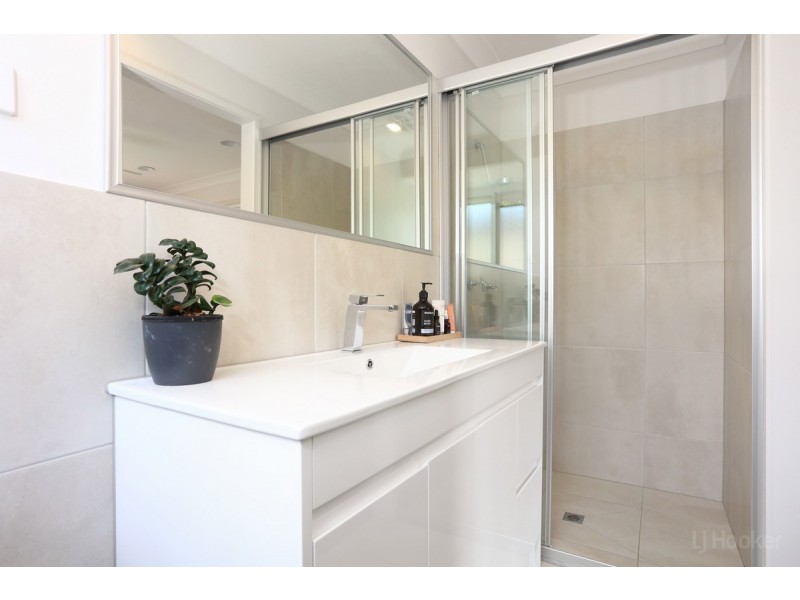 2/9 Sanctuary Court, Coombabah QLD 4216