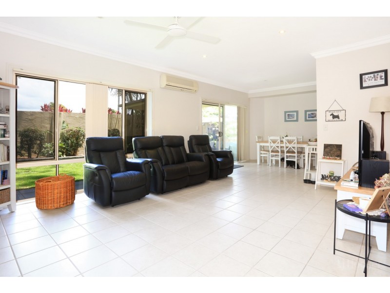 8/395 Pine Ridge Road, Runaway Bay QLD 4216