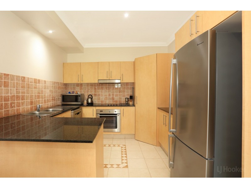 8/395 Pine Ridge Road, Runaway Bay QLD 4216