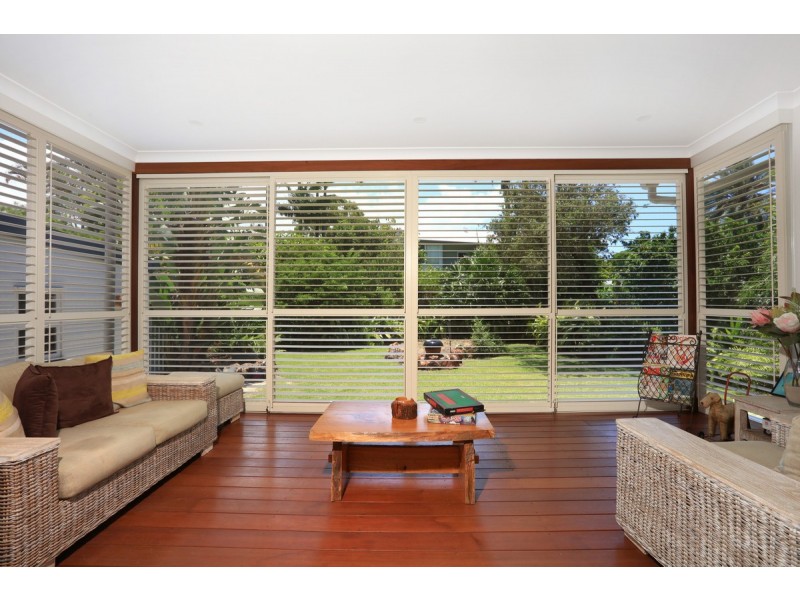 82 Boykambil Esplanade North, Hope Island QLD 4212