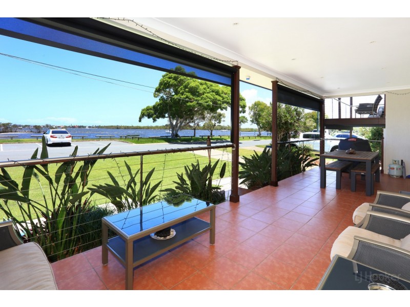 82 Boykambil Esplanade North, Hope Island QLD 4212