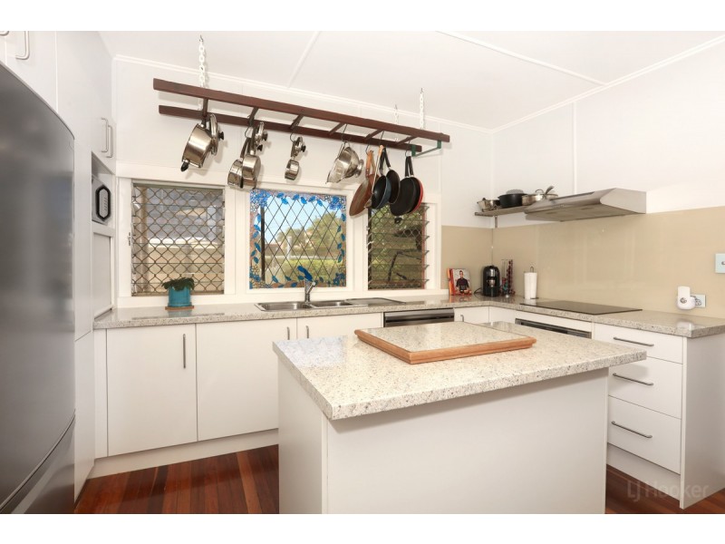 82 Boykambil Esplanade North, Hope Island QLD 4212