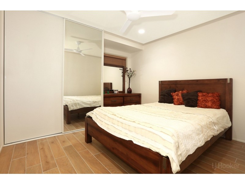 24 Turana Street, Coombabah QLD 4216