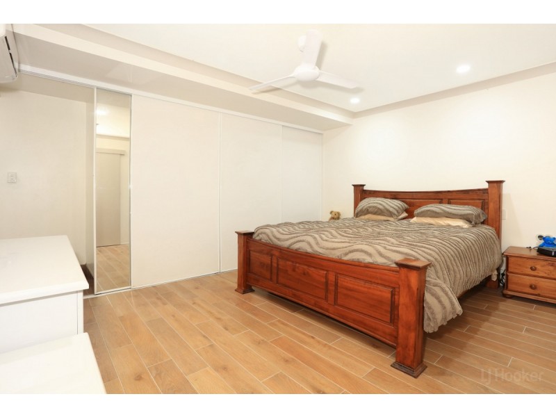 24 Turana Street, Coombabah QLD 4216