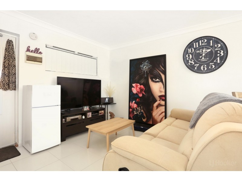 8/125 Frank Street, Labrador QLD 4215