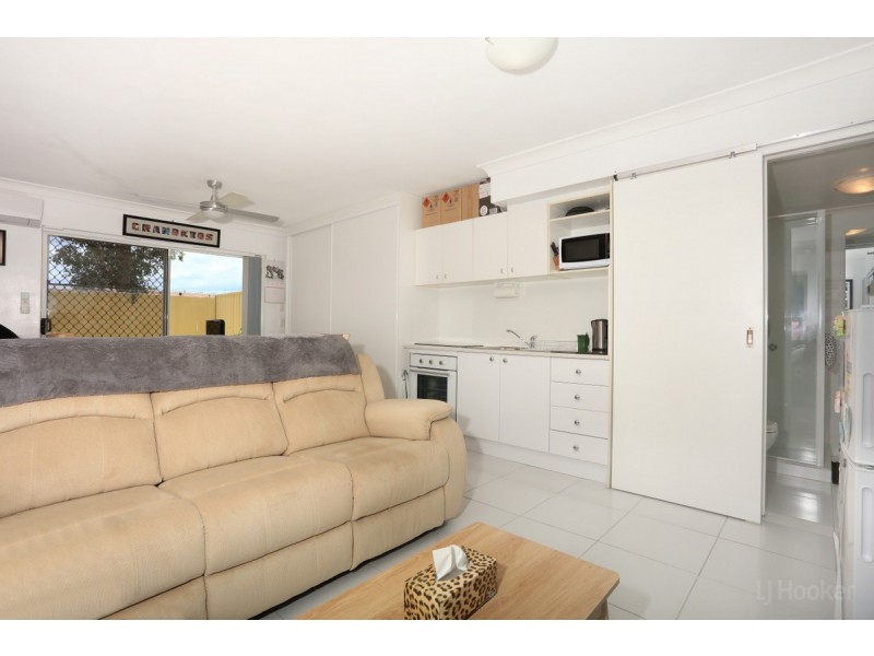 8/125 Frank Street, Labrador QLD 4215