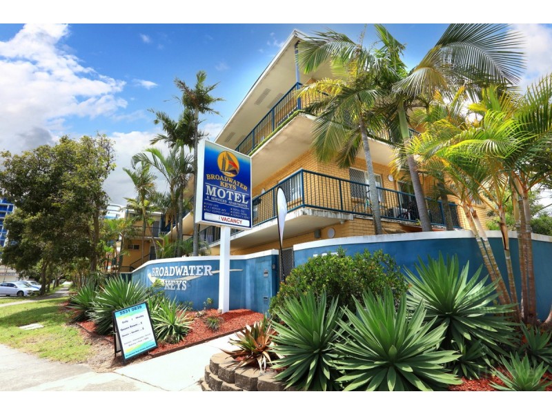 8/125 Frank Street, Labrador QLD 4215