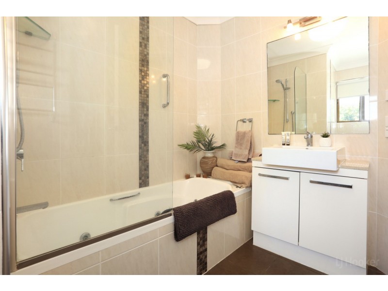 22/81 Boykambil Esplanade North, Hope Island QLD 4212
