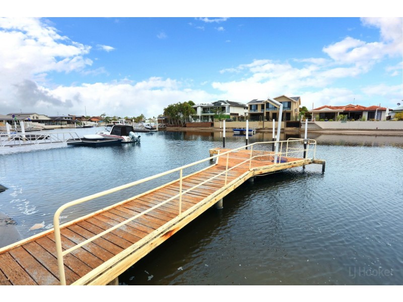 10 Matthew Flinders Drive, Hollywell QLD 4216