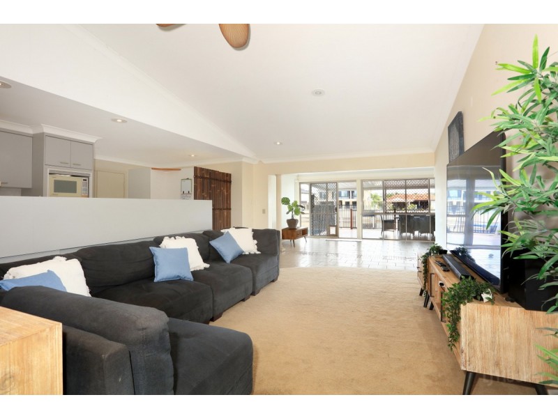 10 Matthew Flinders Drive, Hollywell QLD 4216