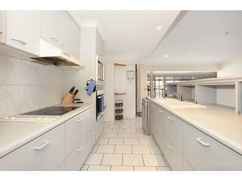 10 Matthew Flinders Drive, Hollywell QLD 4216