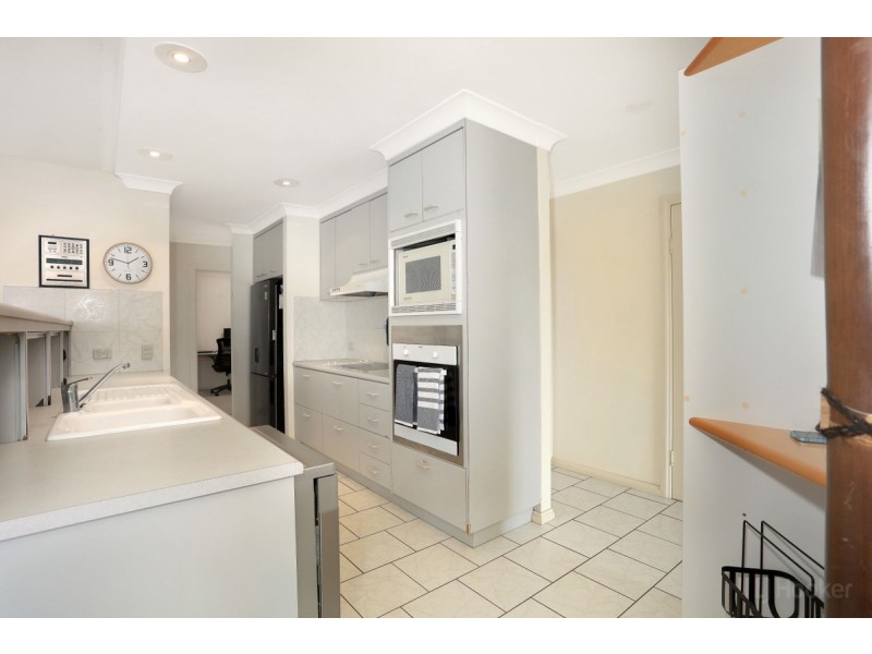 10 Matthew Flinders Drive, Hollywell QLD 4216