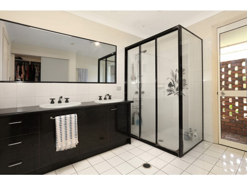 10 Matthew Flinders Drive, Hollywell QLD 4216