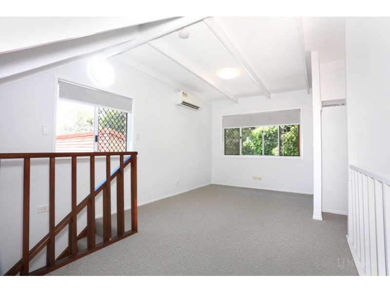 1/18 Eurimbula Court, Paradise Point QLD 4216