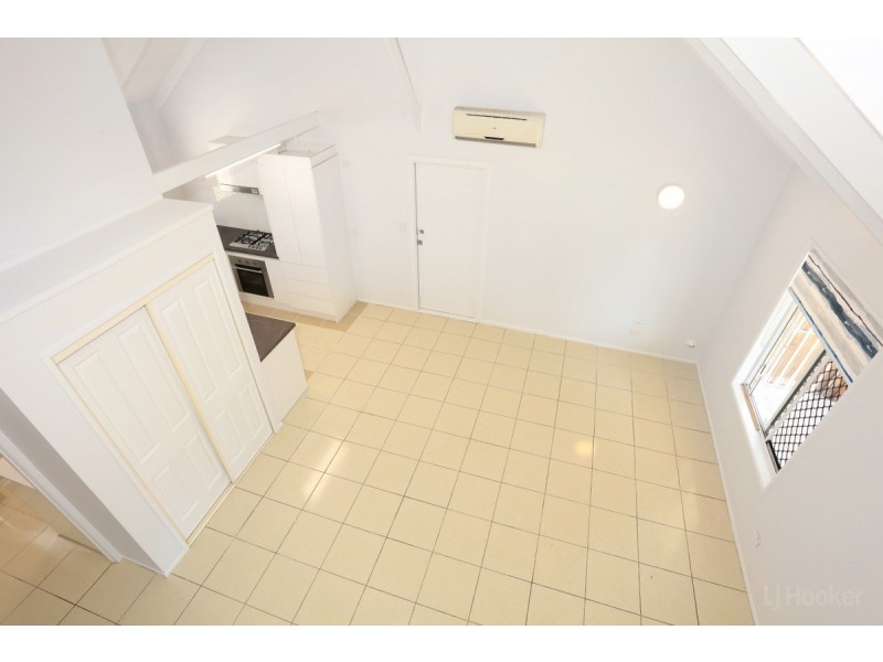 1/18 Eurimbula Court, Paradise Point QLD 4216