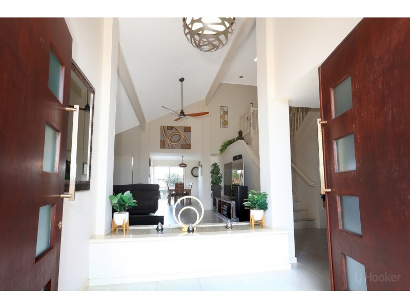 66 oxley Drive, Paradise Point QLD 4216