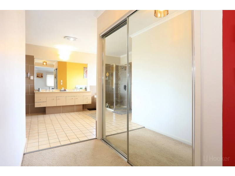 66 oxley Drive, Paradise Point QLD 4216