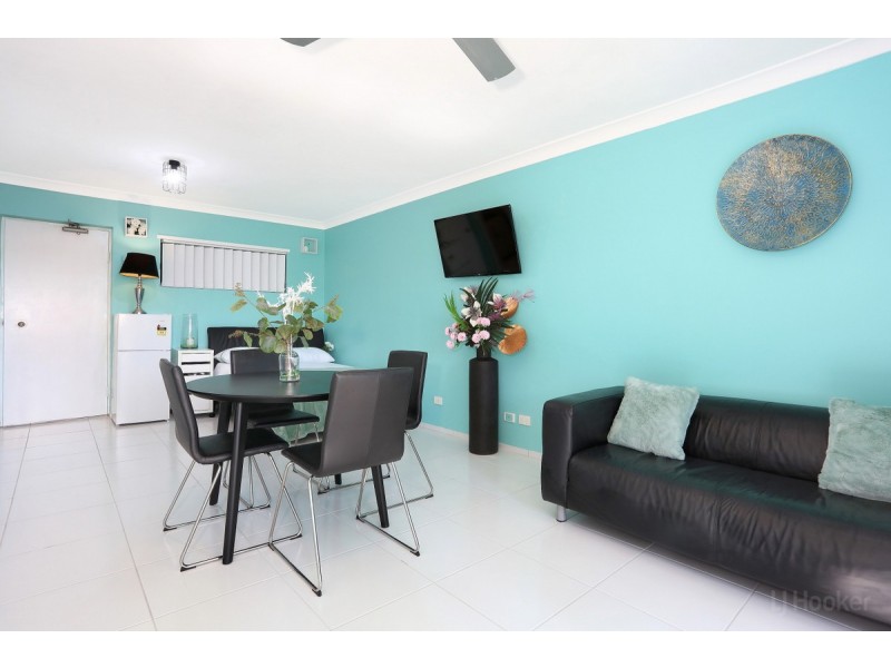 8/125 Frank Street, Labrador QLD 4215