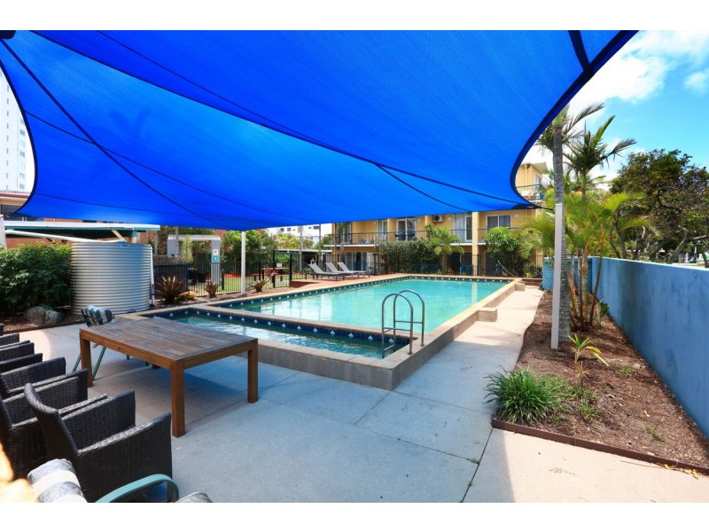 8/125 Frank Street, Labrador QLD 4215