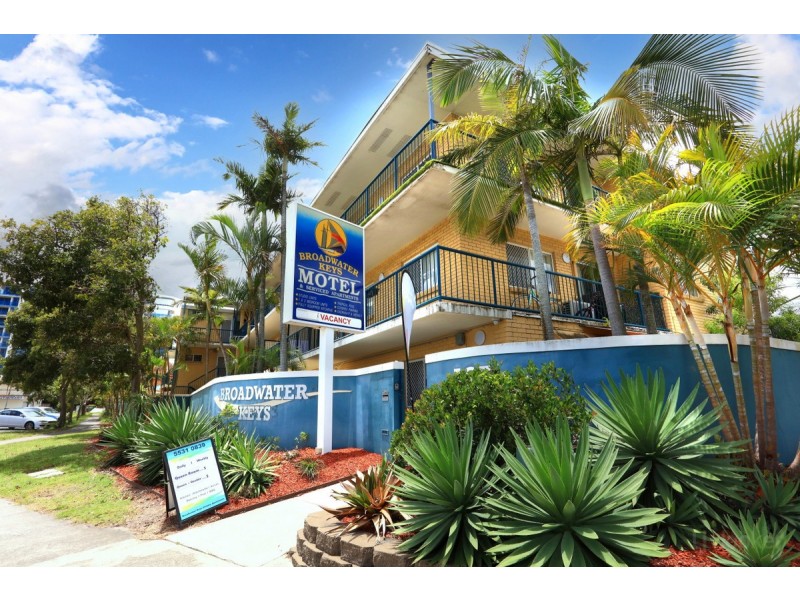 8/125 Frank Street, Labrador QLD 4215