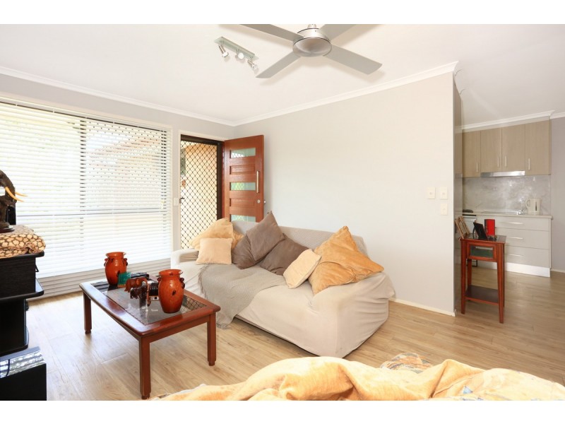 1/5 Kangaroo Avenue, Coombabah QLD 4216