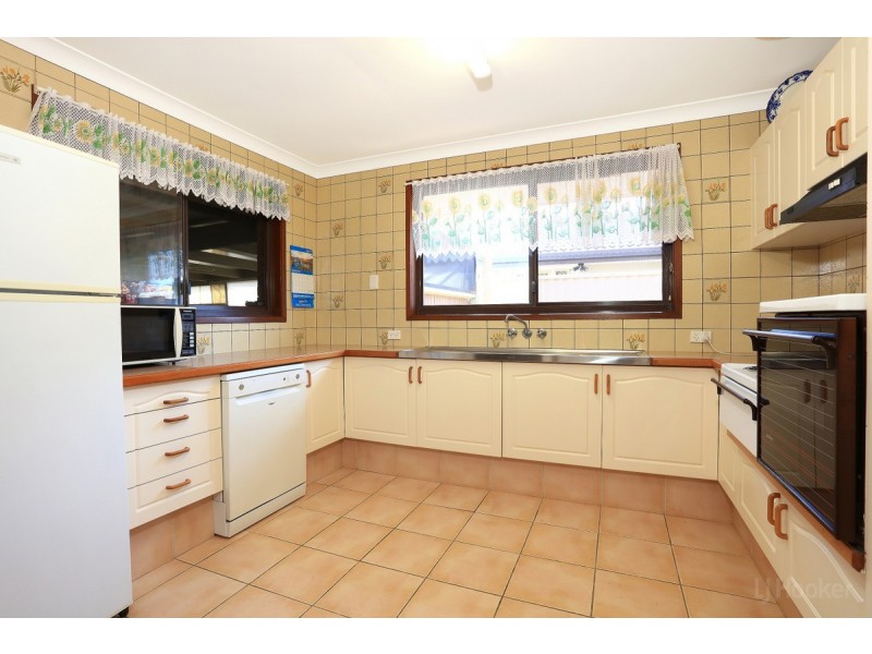9 Eacham Avenue, Coombabah QLD 4216