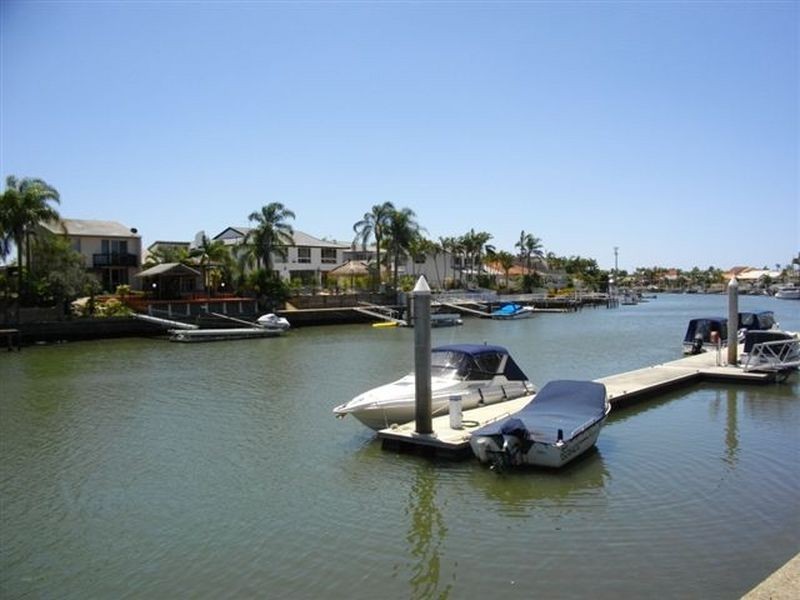 33/100 Morala Avenue, Runaway Bay QLD 4216