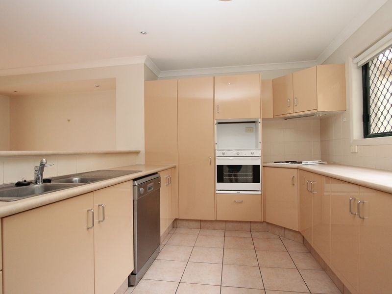 33/100 Morala Avenue, Runaway Bay QLD 4216