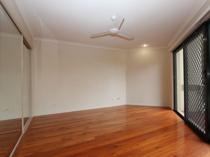 33/100 Morala Avenue, Runaway Bay QLD 4216