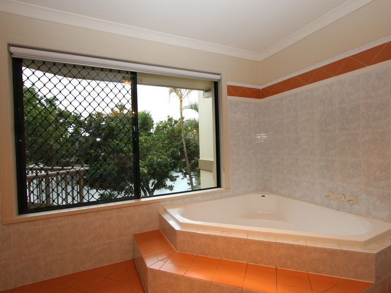 33/100 Morala Avenue, Runaway Bay QLD 4216