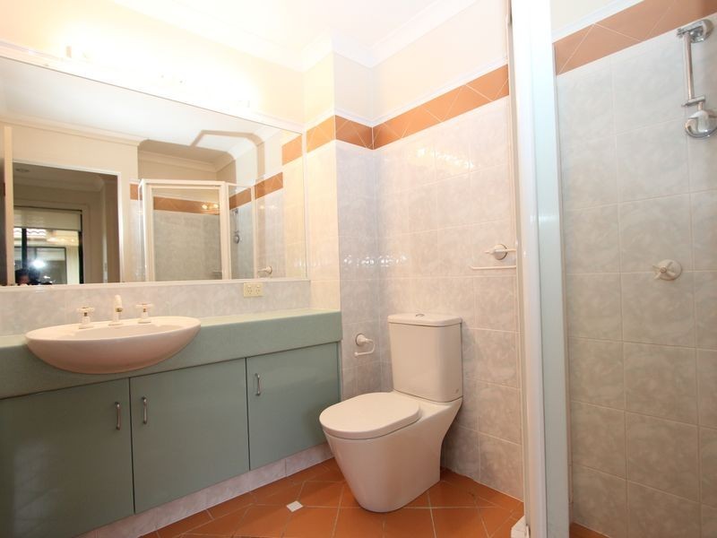 33/100 Morala Avenue, Runaway Bay QLD 4216