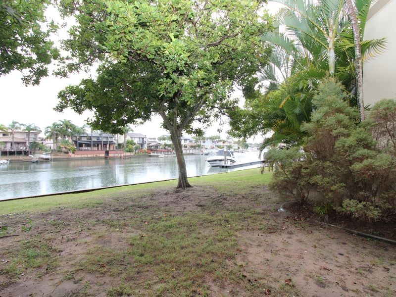 33/100 Morala Avenue, Runaway Bay QLD 4216