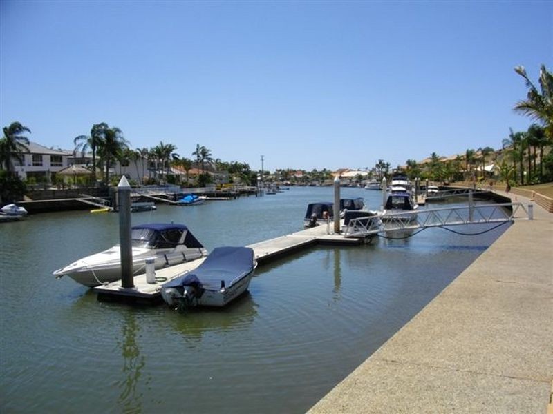 33/100 Morala Avenue, Runaway Bay QLD 4216