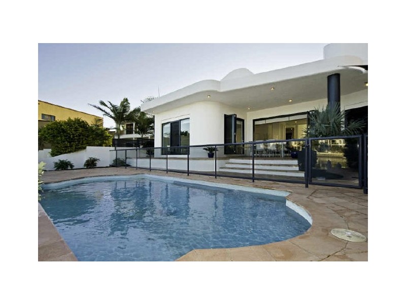 Sovereign Islands QLD 4216